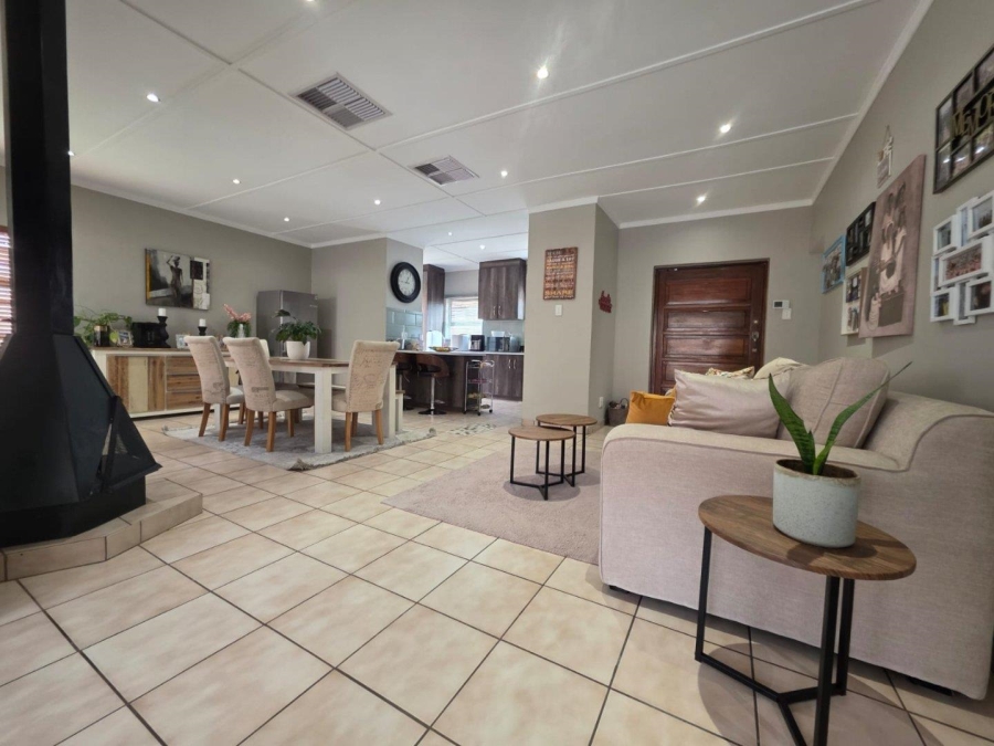 3 Bedroom Property for Sale in Carters Glen Northern Cape